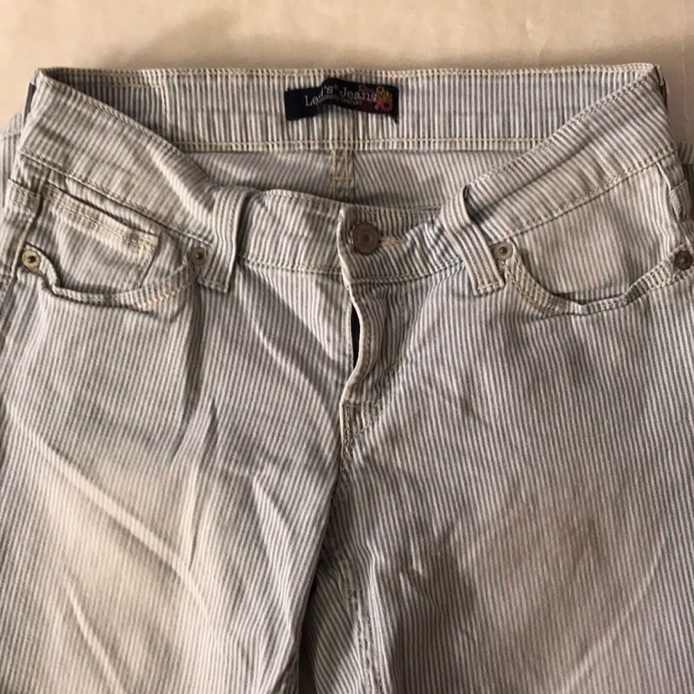 Levi’s Blue and White Pinstripe Jeans - Picture 2 of 4